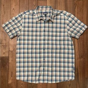 Patagonia S/S shirt - Medium